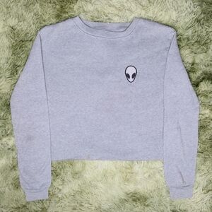 brandy melville/john galt - cropped raw hem gray soft alient sweatshirt pullover